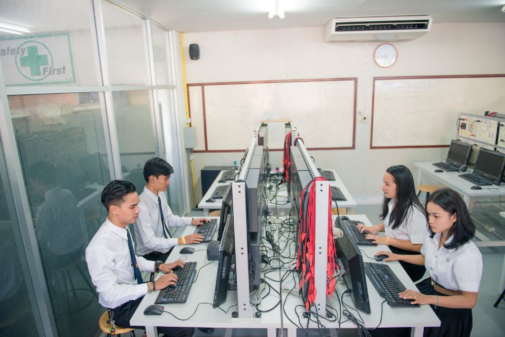วศ.บ.-วิศวกรรมไฟฟ้า-แขนงวิศวกรรมอิเล็กทรอนิกส์-3.jpg