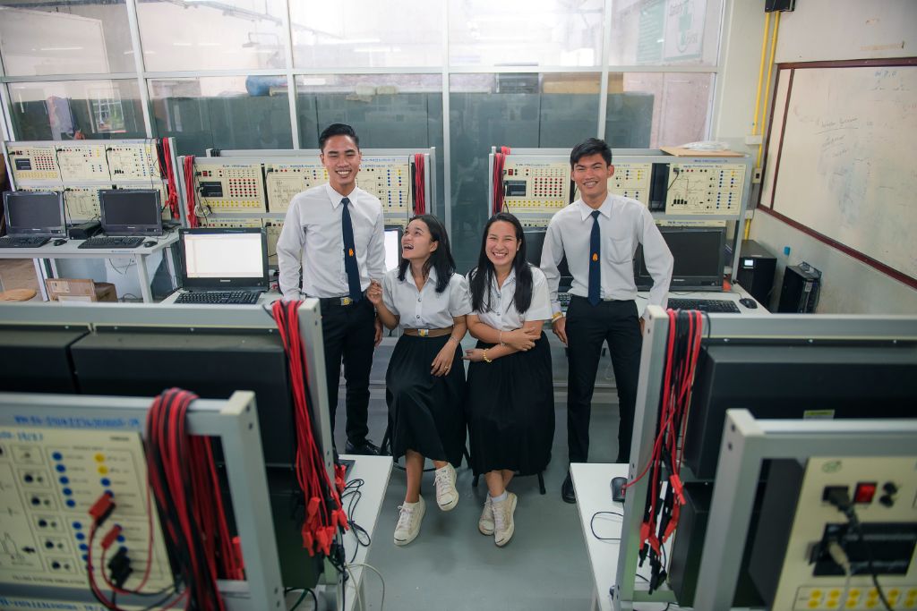 วศ.บ.-วิศวกรรมไฟฟ้า-แขนงวิศวกรรมอิเล็กทรอนิกส์-7.jpg
