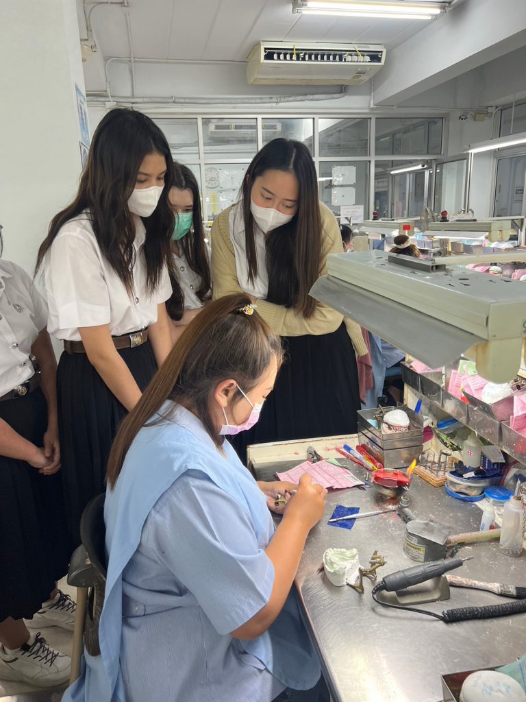 LINE_ALBUM_Preparation-for-Clinical-Skills_๒๓๐๓๐๗16-768x1024.jpg