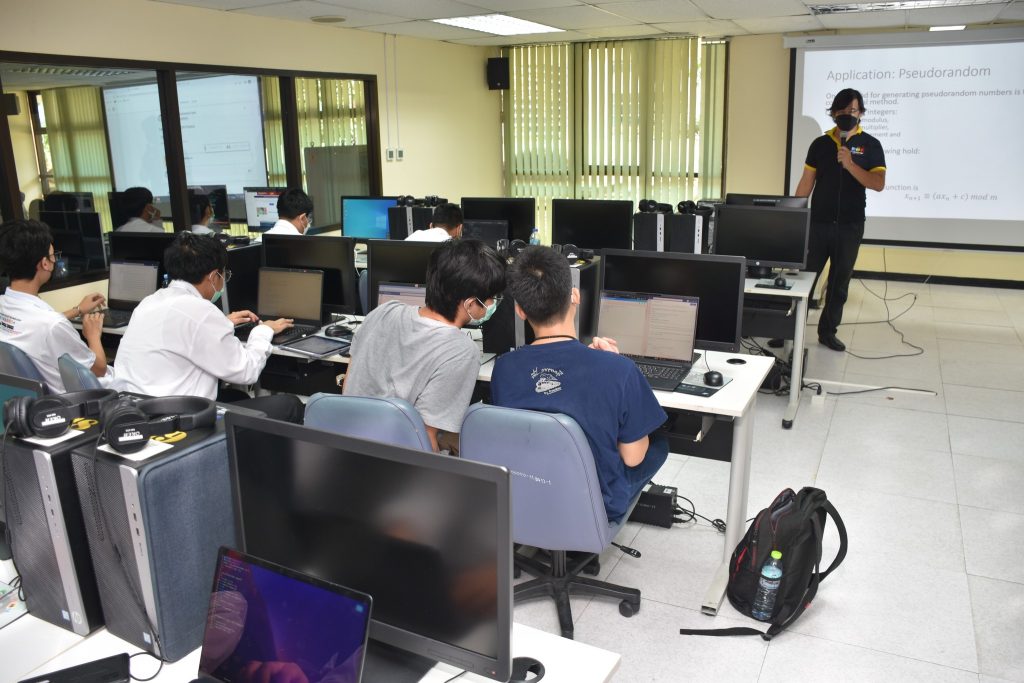 computer3-1024x683.jpg