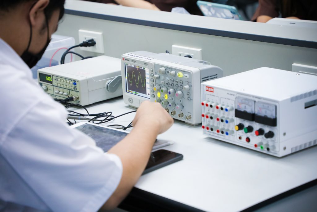 phy1-1024x683.jpg