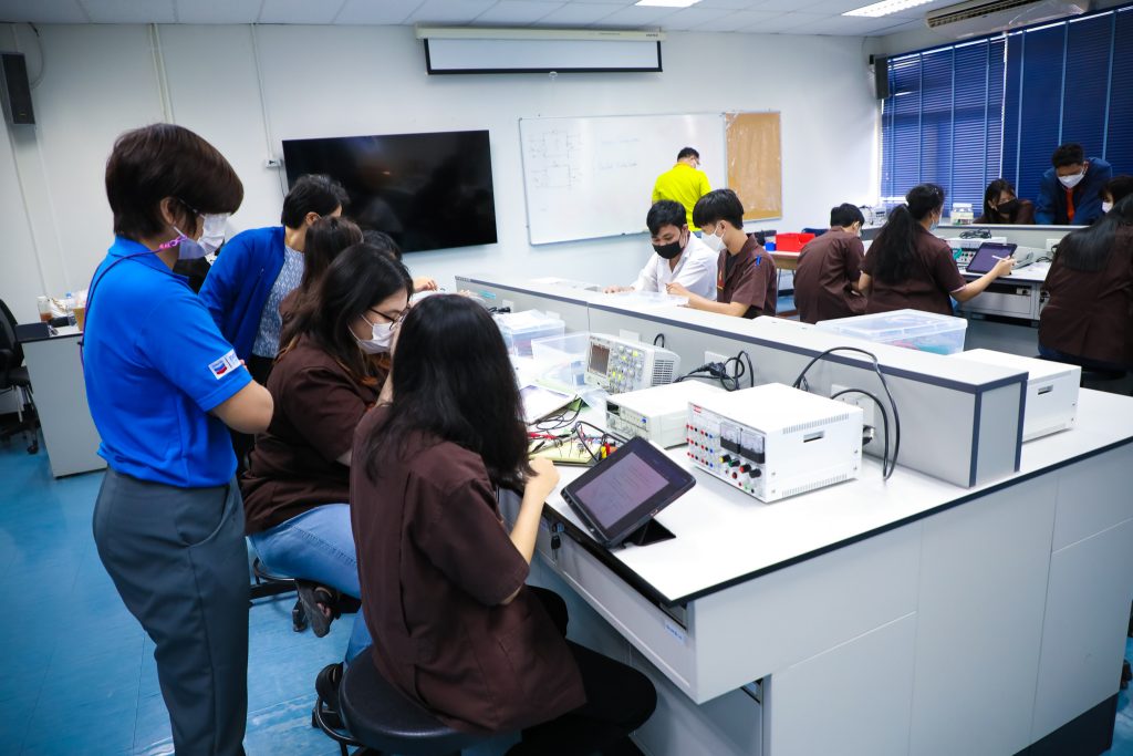 phy4-1024x683.jpg